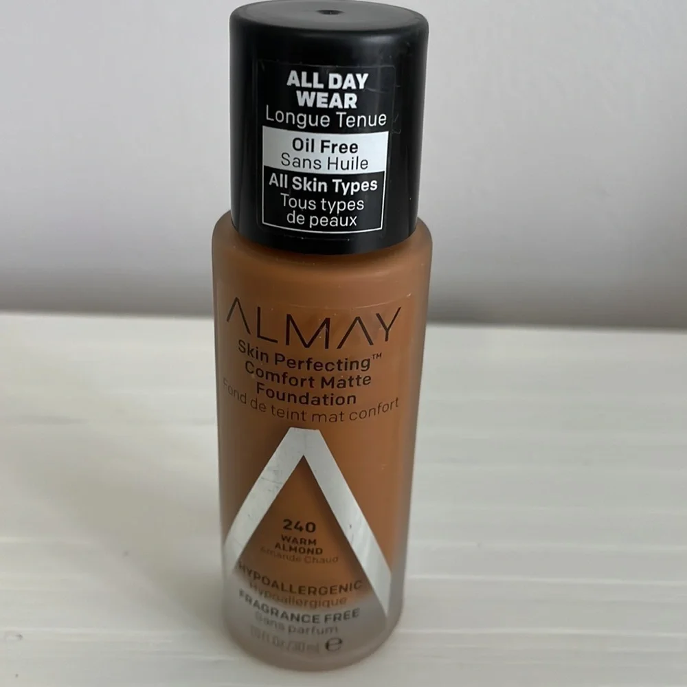 Almay Matte Foundation 240 and Mascara‎ 040